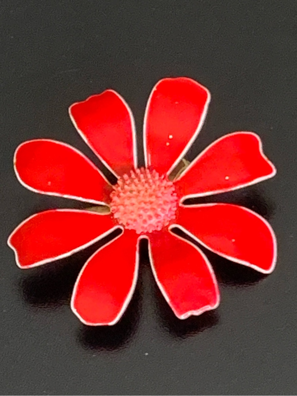 Vintage Enamel Daisy Flower Brooch Pin